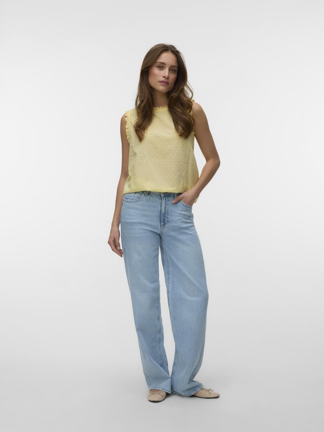 model_shot-front